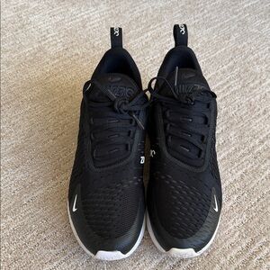 Nike Men's Black and White Sneakers